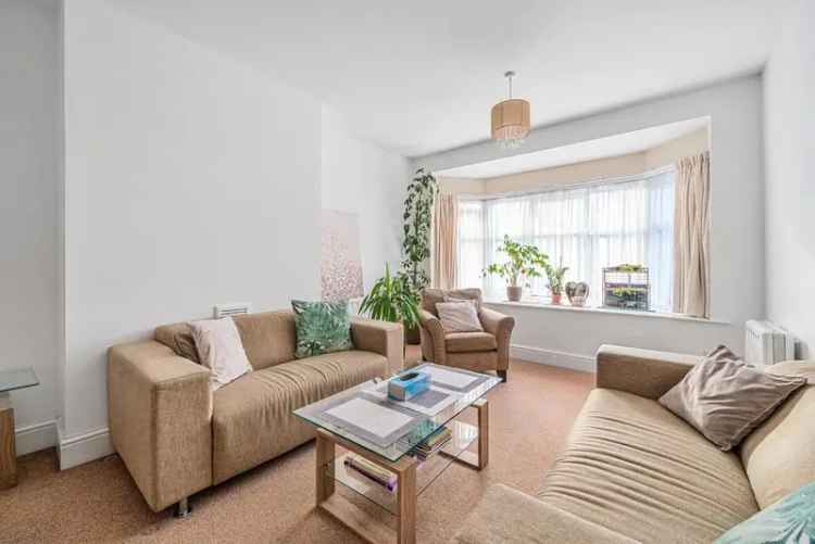 Spacious 2-Floor House near West Ealing Elizabeth Line Station