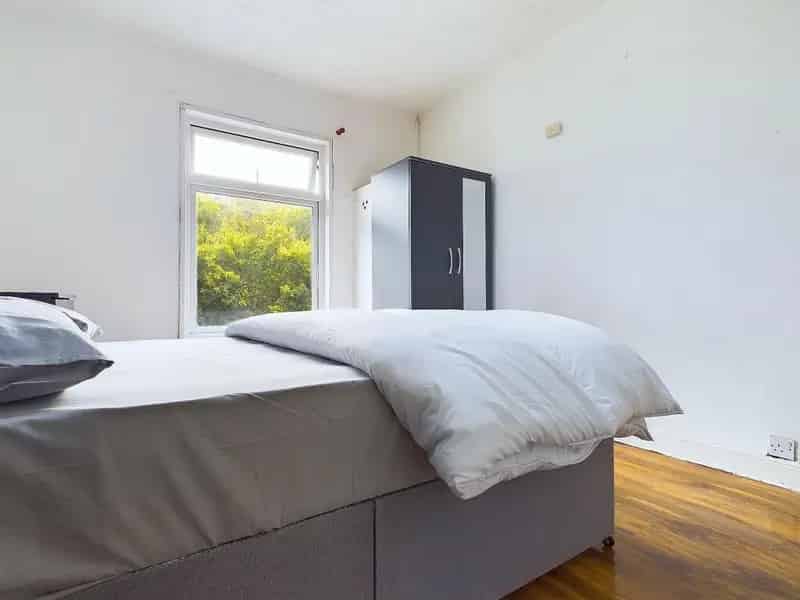 1 Bedroom House Share Bills Included Great Transport Links