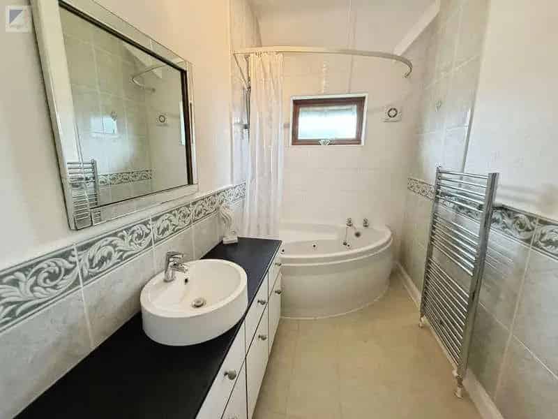 5 Bed Detached House For Sale Burbage
