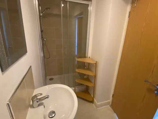 3-Bedroom Apartment in Sefton Park  Zero Deposit Available