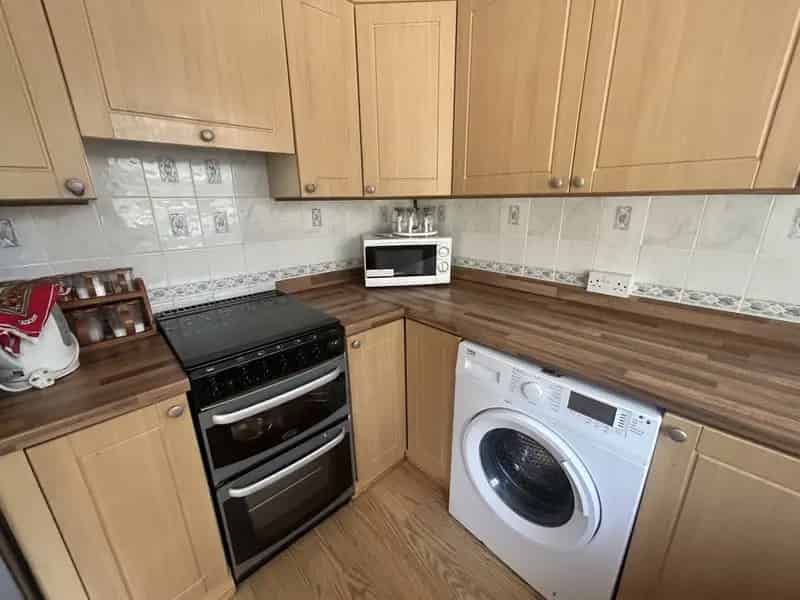 3 Bedroom House in Wolverhampton - Zero Deposit Guarantee