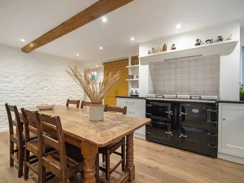 5 Bedroom Detached Cottage Milton Under Wychwood