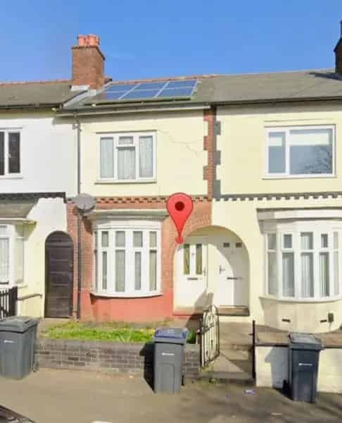 Two Bedroom Council House Near Amenities