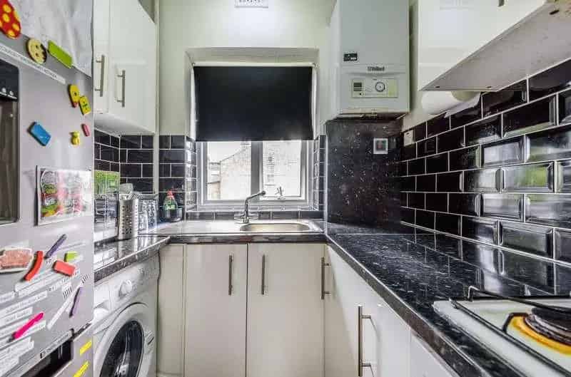 2 bed flat for sale