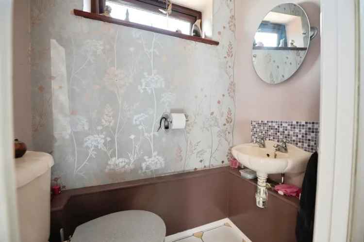 3 Bed Family Home Rainham Close to Schools and Transport