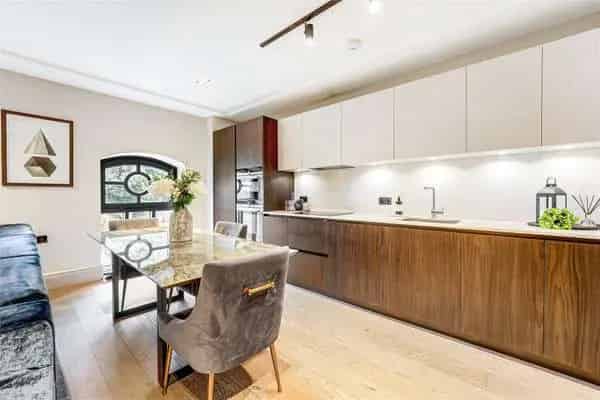 New Split Level Flat 2 Double Bedrooms Private Roof Terrace