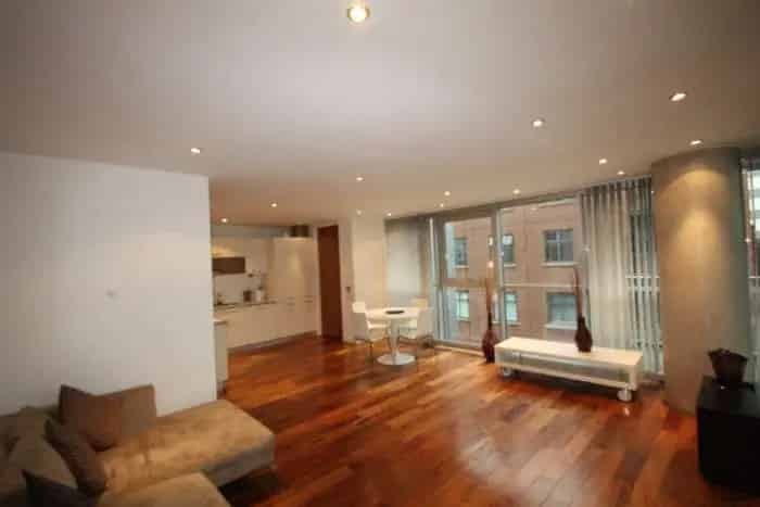 2 Bedroom Apartment House to Rent