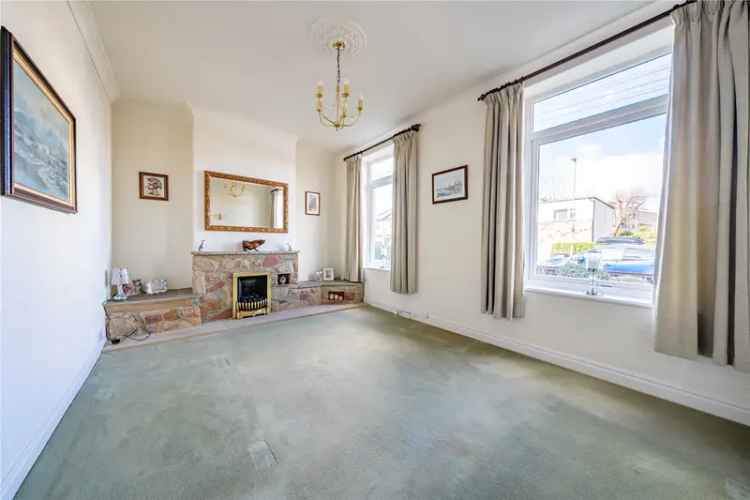 3 Bed End Terrace House with Garden and Parking