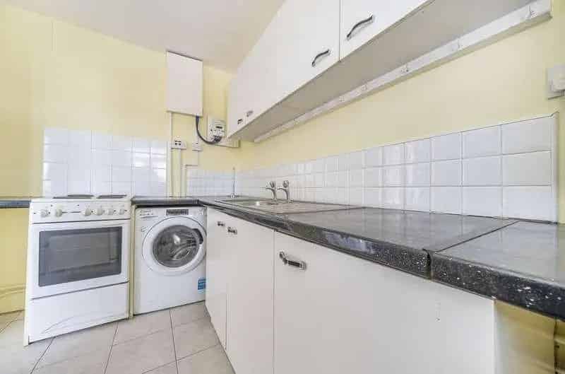 2 Bed Flat for Sale in South West Dunstable - No Upper Chain