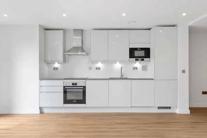 2 Bedroom Flat near Temple Meads - Gym, Terrace, Pet-Friendly