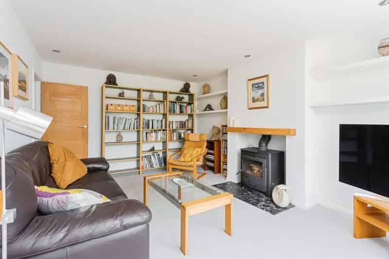5-Bedroom Detached Family Home in Plumpton Green