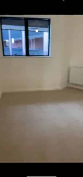 3 Bedroom Flat 2 Bathrooms Balcony Communal Areas Family Friendly