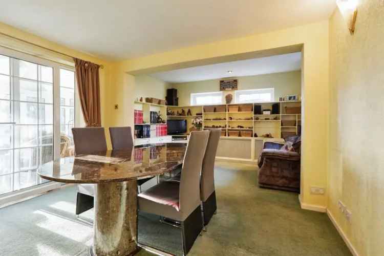Four Bedroom Detached House For Sale in Rawdon