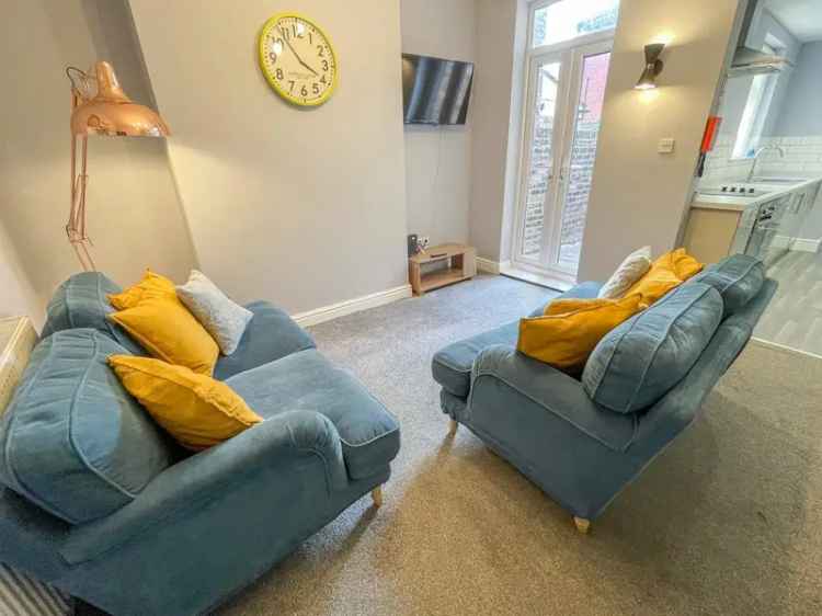 4 bedroom terraced house to rent