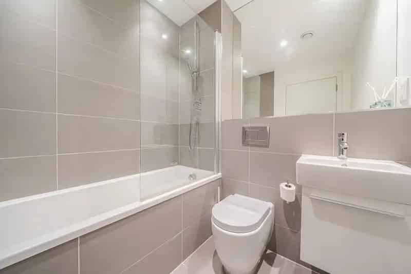 Two Bedroom Flat near Wimbledon Town