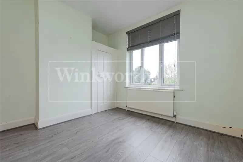 4 Bedroom House Near Queens Park Short Let