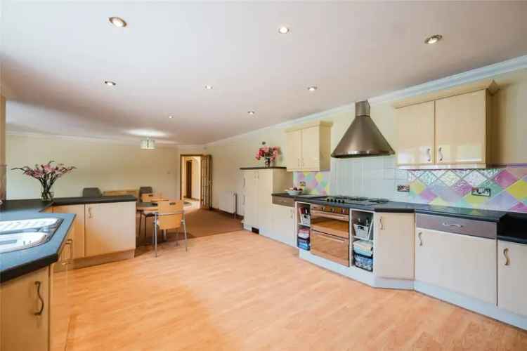 6 Bedroom Bungalow near Lockerbie - Spacious Family Home