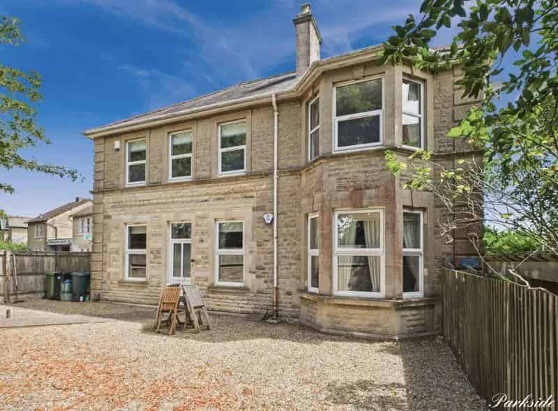 2 Bedroom Ground Floor Flat for Sale in Combe Down