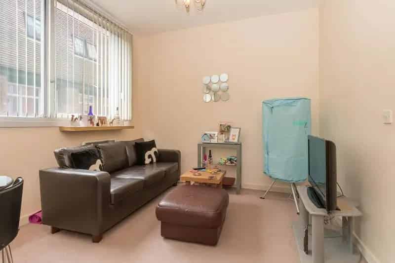 1 Bedroom Apartment Westside Development Furnished Concierge