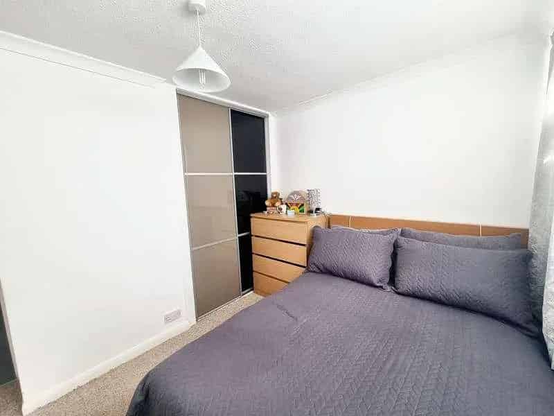 2 Bed Flat for Sale - First Floor Apartment with Balcony and Parking