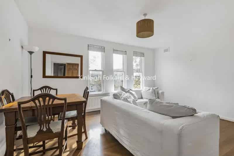 Top Floor Brockley Apartment for Rent