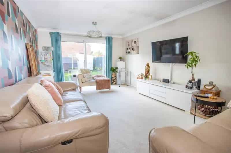 4 Bed Detached House For Sale No Forward Chain Great Schools