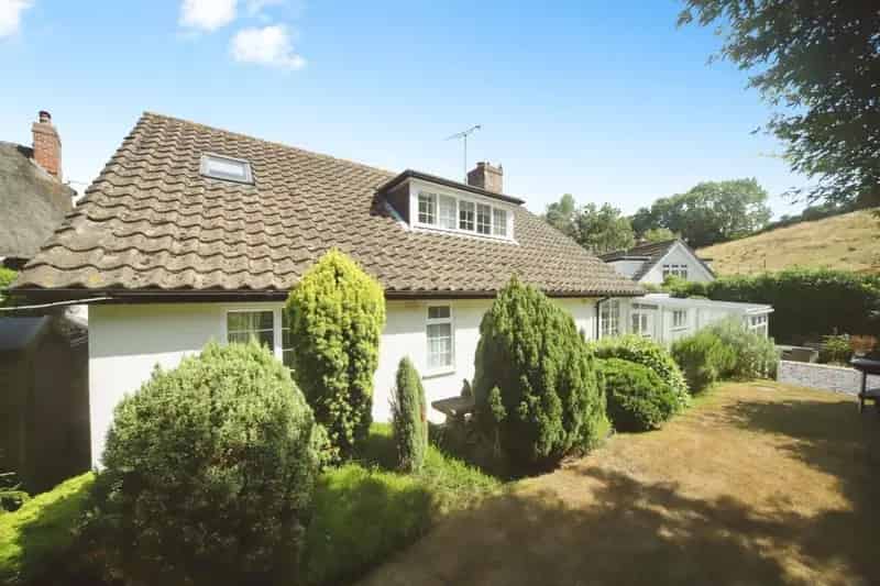 Four Bedroom Chalet House with Farmland Views