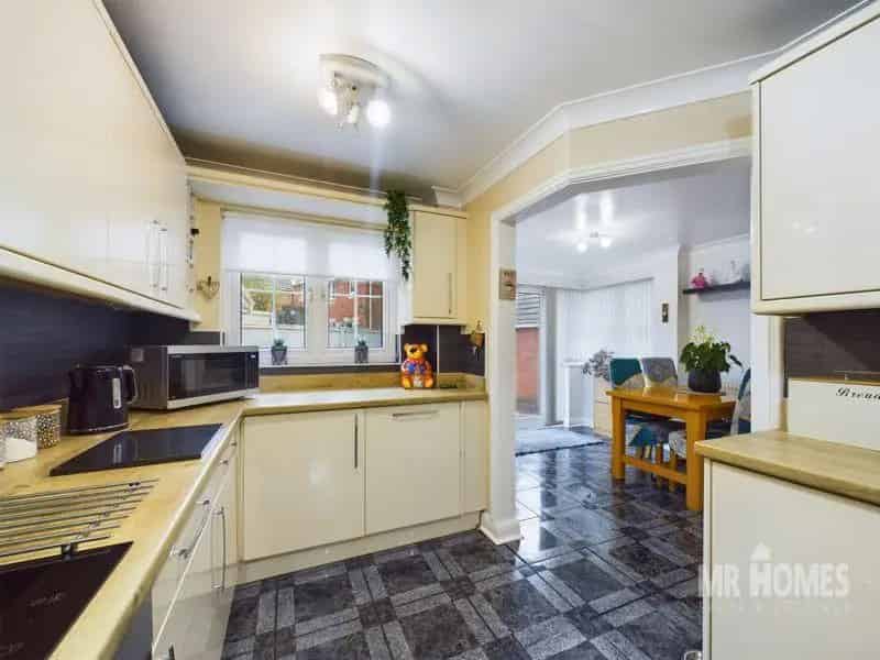 3 Bed Detached House For Sale