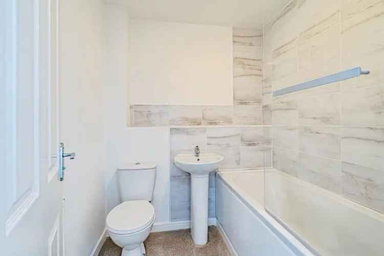 Modern Mid-Terraced Home - 3 Beds, Allocated Parking, No Upward Chain