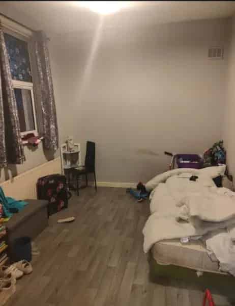 4 Bed 3 Story House Near Town Centre Shops Schools Train Station