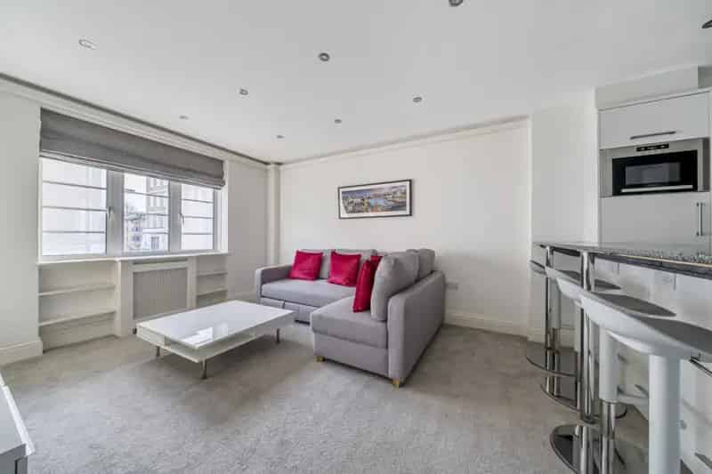 Modern Apartment near Earls Court Station