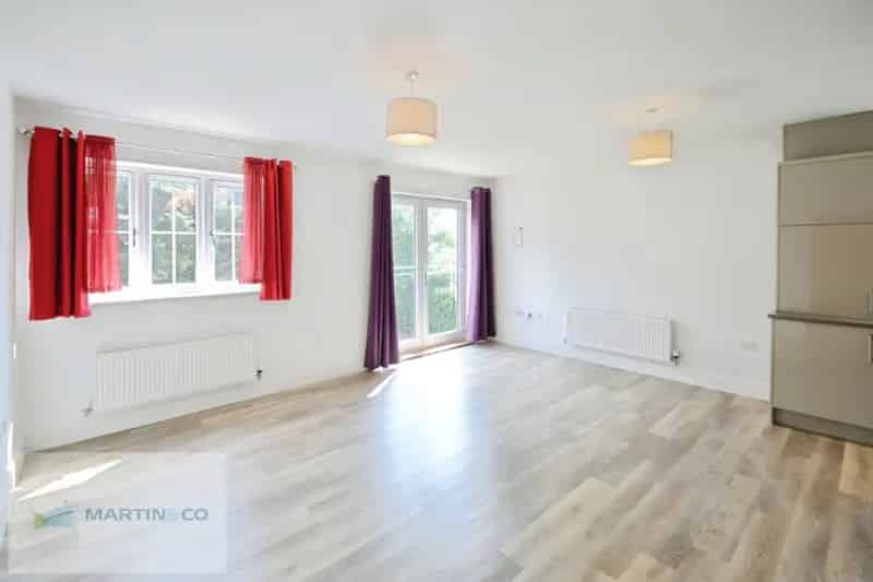 2 bedroom Flat
 For Sale