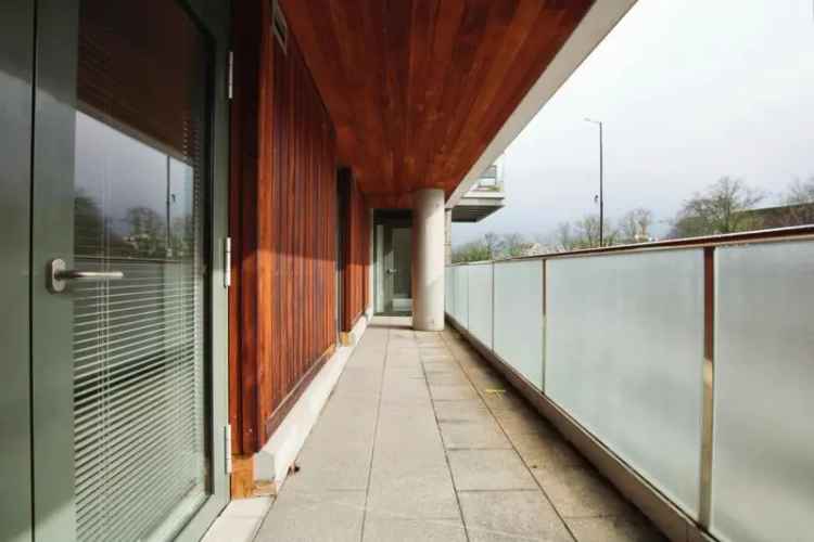 2 Bedroom Apartment with Parking and Patio