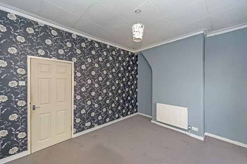 2 Bedroom Mid Terrace House Liverpool L4