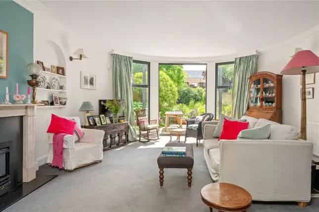 4-Bedroom Coach House Conversion near Highbury Fields
