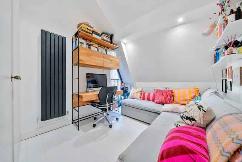 2-Bed Penthouse Apartment Kingston Town Centre