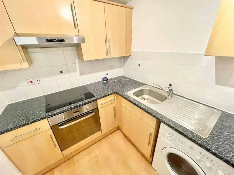 1 Bed Flat for Sale near Tonbridge Station