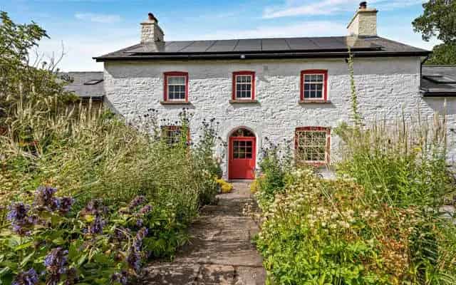 18th Century Farmhouse near Brecon, Peaceful Countryside Retreat