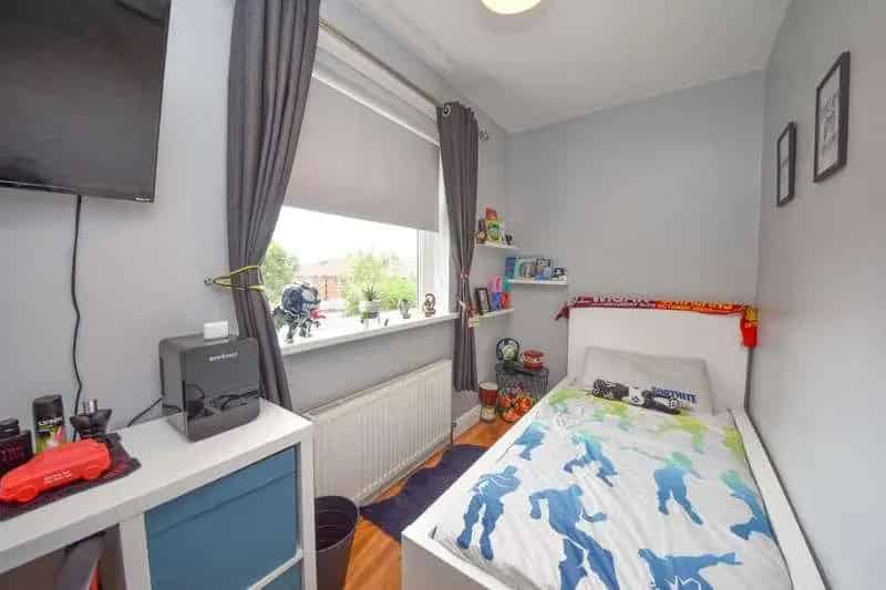 3 Bed End Terraced House For Sale