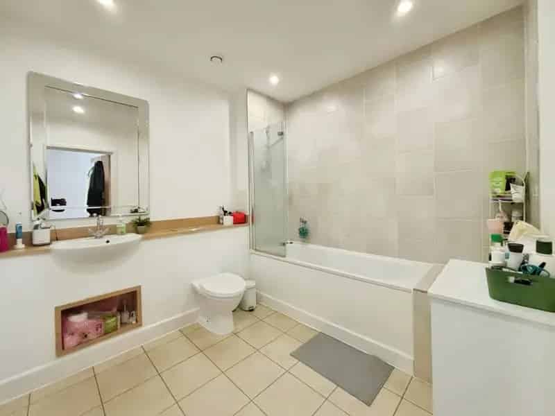 3 bedroom  Flat for sale, London, E3