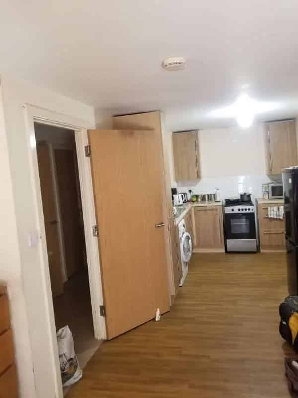 One Bedroom Flat in Camberwell with Big Balcony