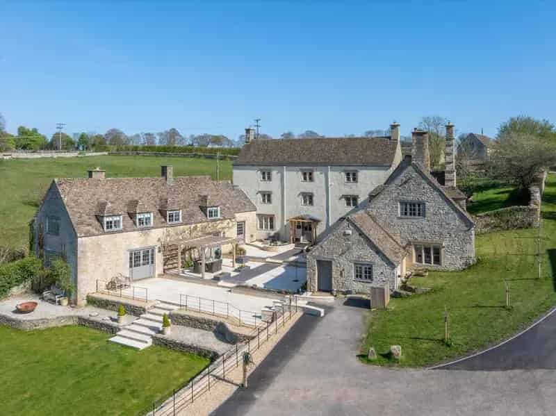 7 Bedroom Farmhouse for Sale in Gloucestershire