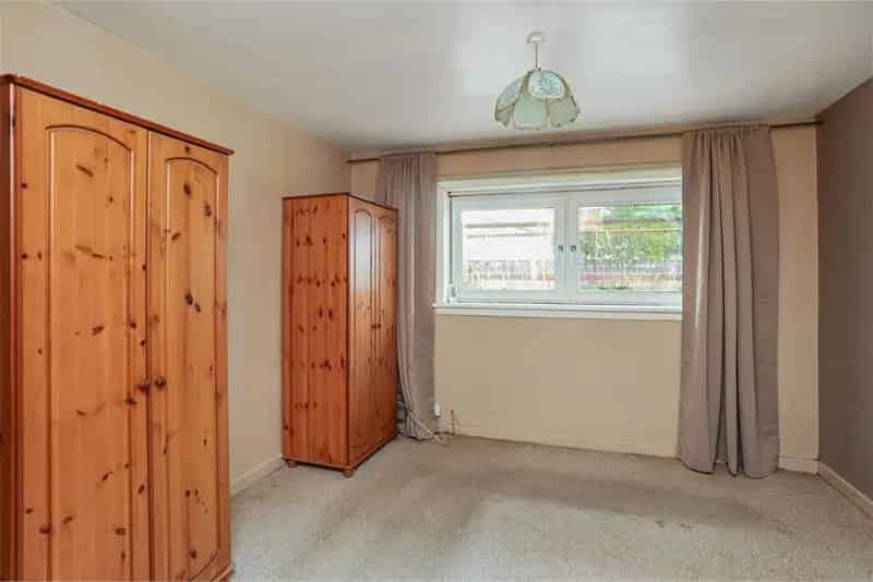 1 Bed Flat - Ground Floor with 1 Reception Room