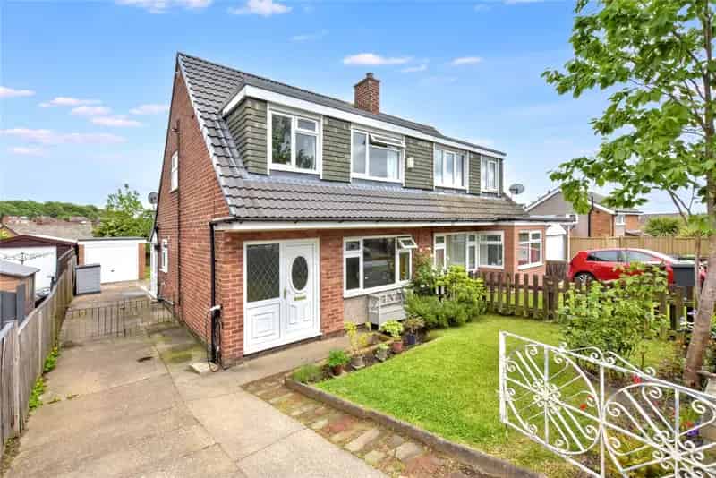 3 Bed Semi-Detached House with Music Studio and Garden in Meanwood