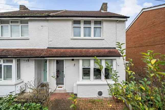 2 Bedroom Semi-Detached House to Rent Short Let Sutton SM1