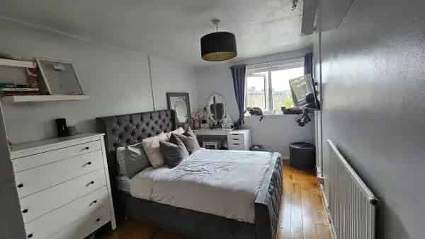 Spacious Home Near Hither Green Station with Walk in Closet