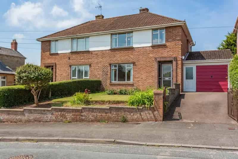 3 Bedroom Semi-Detached House for Sale in Lydney