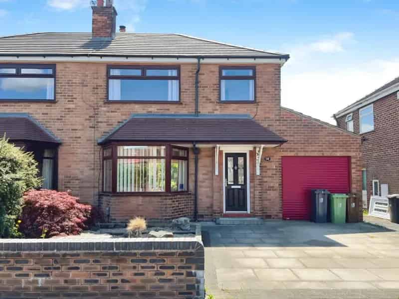 3 Bedroom House For Sale - Renovation Project