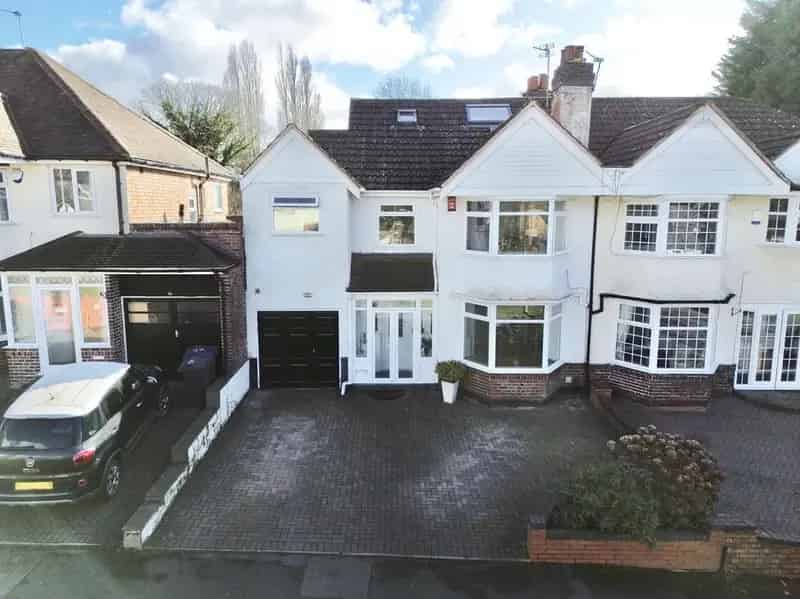 4 Bedroom Semi-Detached House For Sale