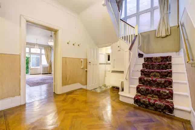 Six Bedroom Detached House Finchley Road Golders Green NW11